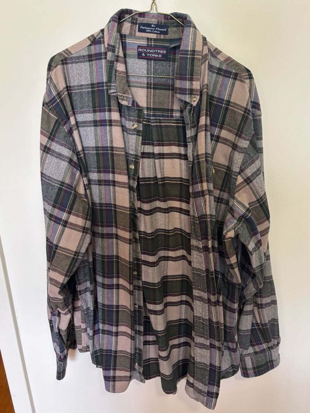 Roundtree & Yorke Men's XL Portuguese Flannel Plaid Button-Down Shirt